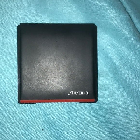 Shiseido inner glow cheek palette - Picture 1 of 2